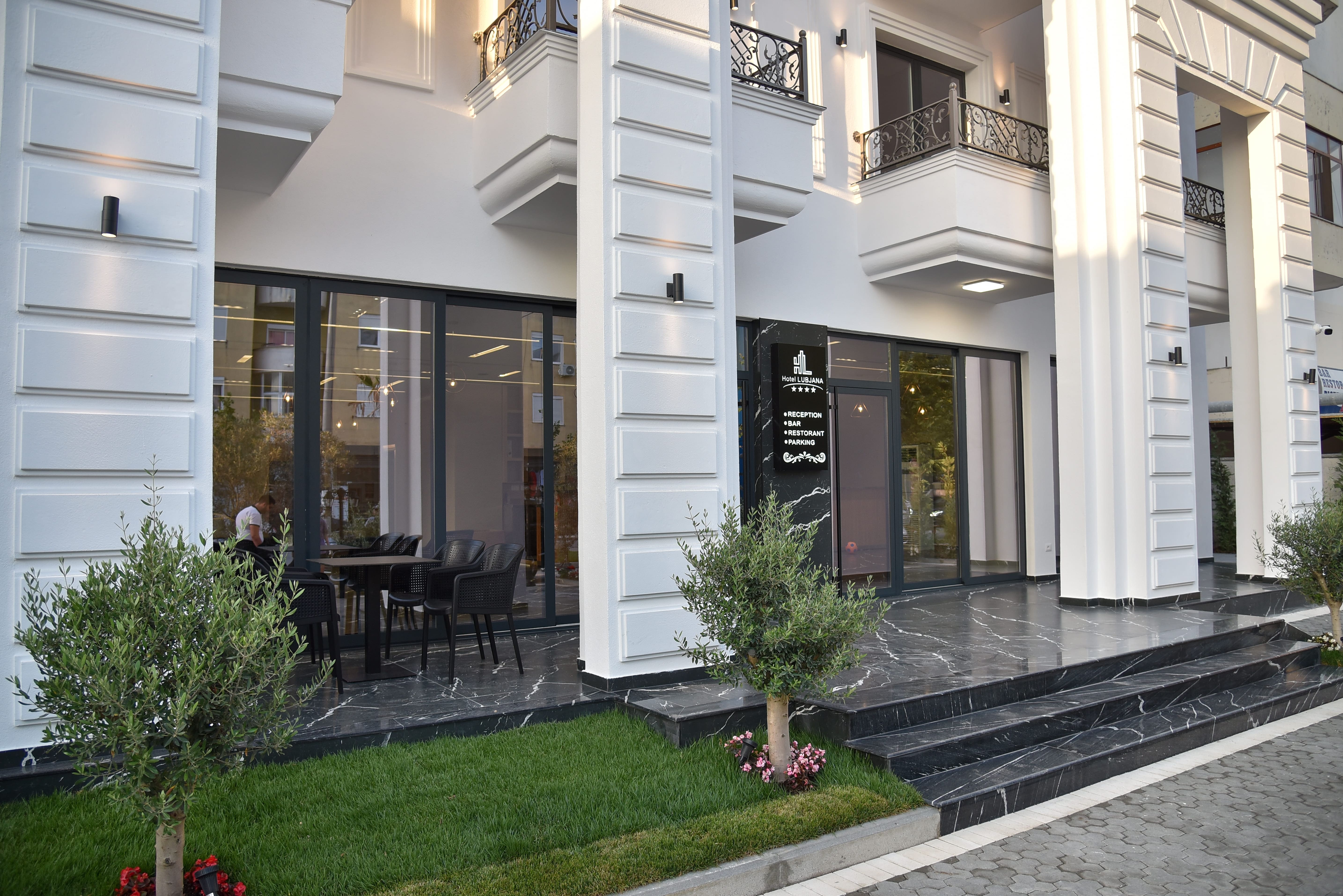 Lubjana Hotel, Golem